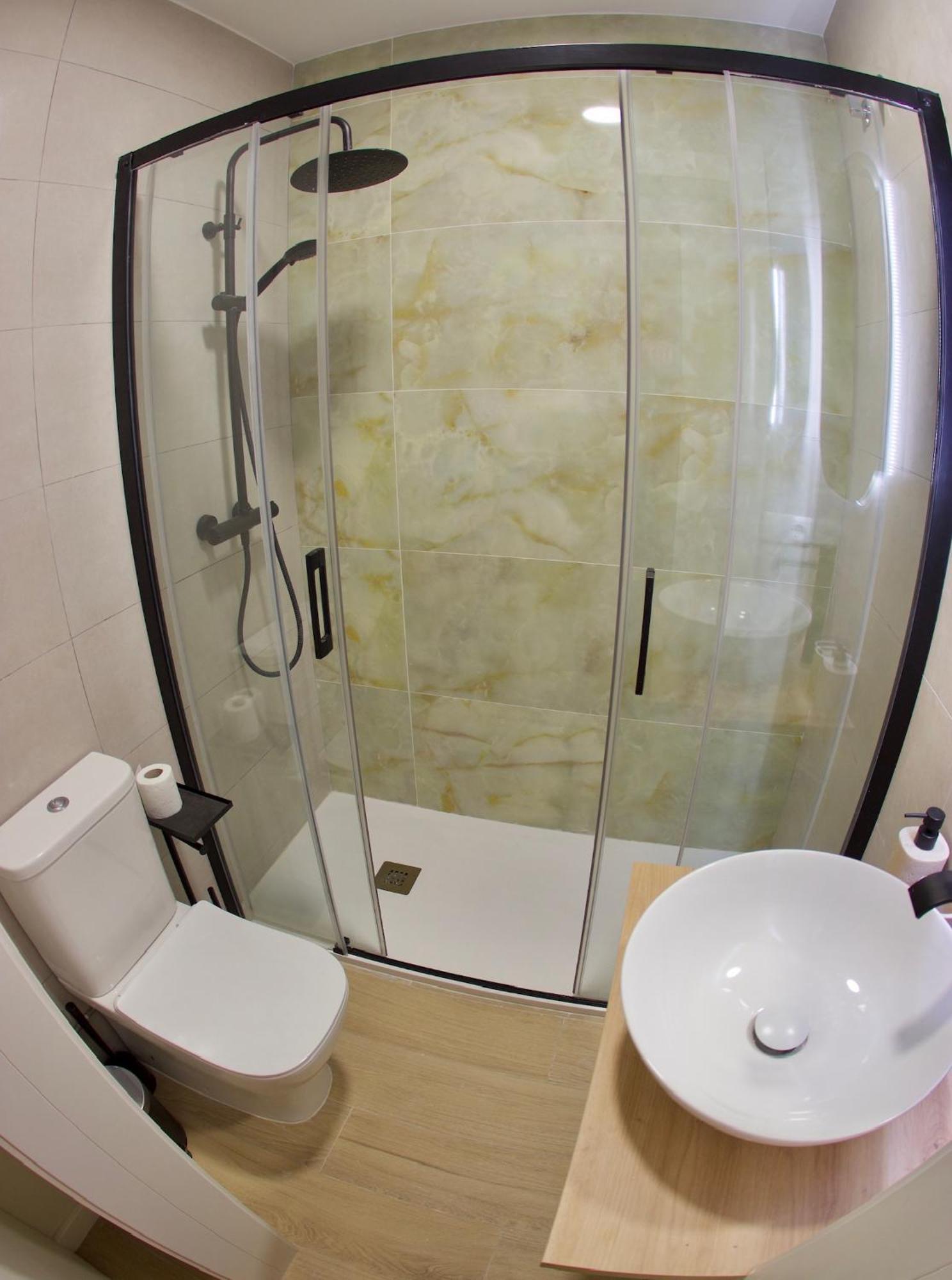 Victoria 75 Luxury Apartment มาลากา ภายนอก รูปภาพ
